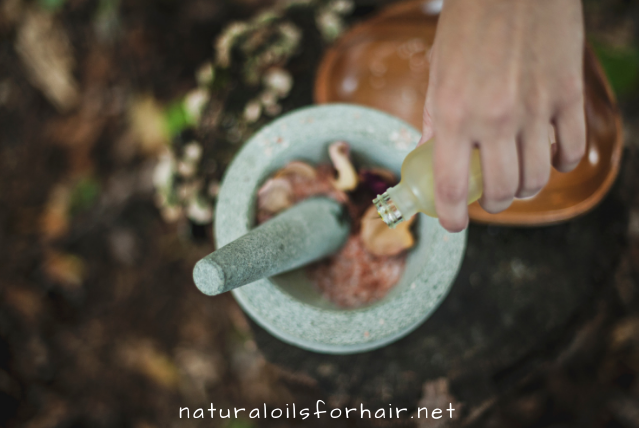 DIY Recipe to Rescue Super Dry and Scaly Elbows, Knees & Feet